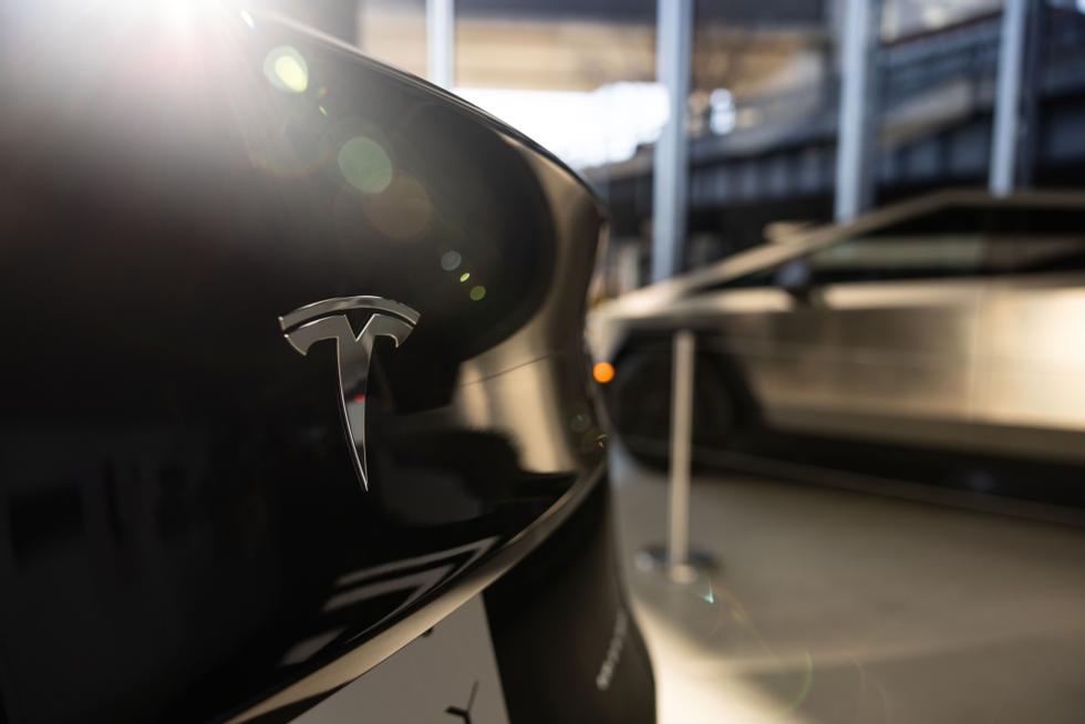 Tesla’s Longest Losing Streak Since 2016: Fund Manager Predicts 550% Gain by 2030