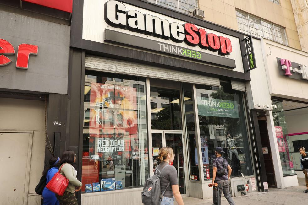 Wall Street: Gamestop shares rose